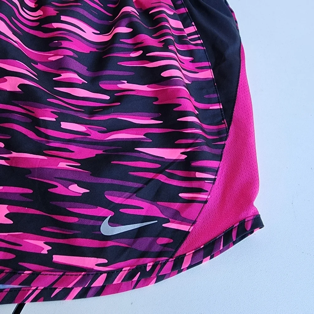 NIKE Women’s Dri-Fit Black & Pink Athletic Running Shorts Elastic Waist Medium - Picture 2 of 11
